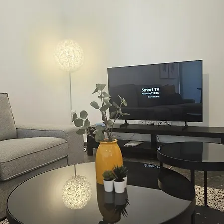 Pearl Apartment *