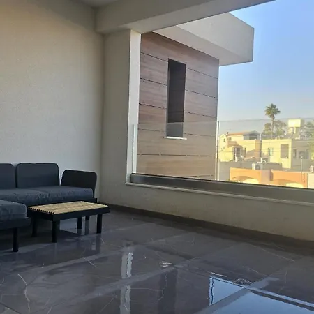 Pearl Ларнака