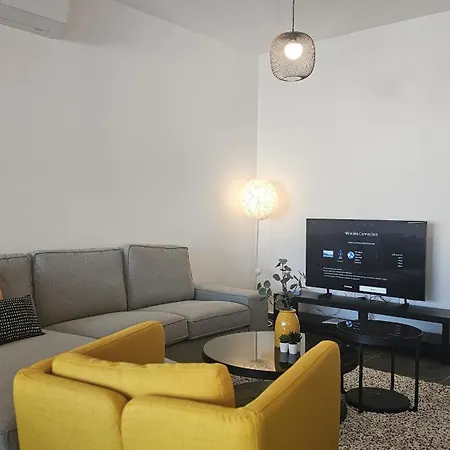 Pearl Apartment *