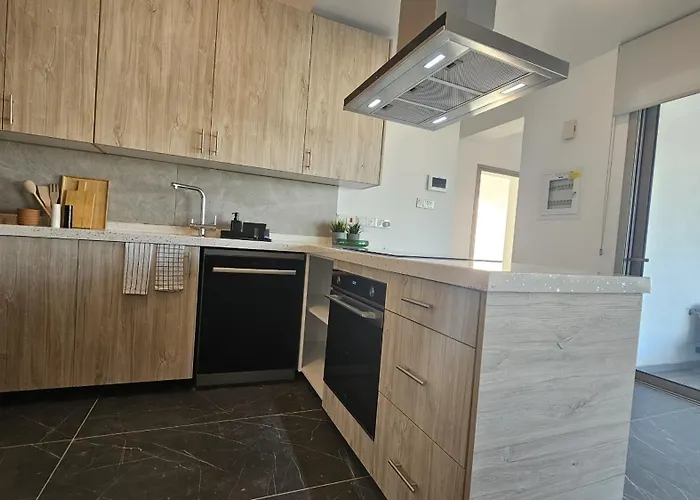 Pearl Ларнака